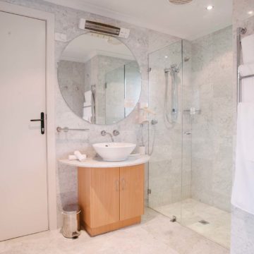 Petra Margaret River Queen Chalet 2 Bathroom